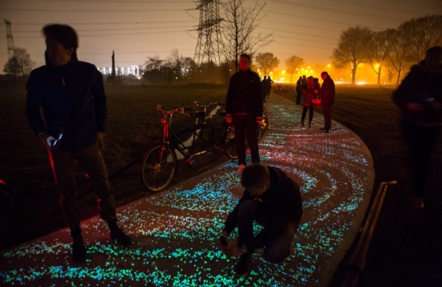 Netherlands Unveils New Glowing Van Gogh Bike Path That Turns Night Rides Into a Starry Dream